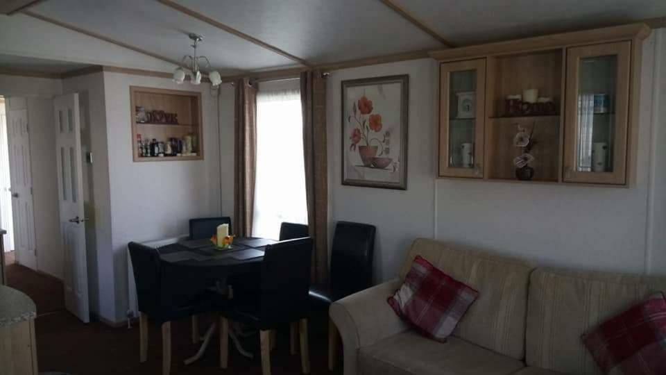 Chapmanholidaylets Cayton Bay Εξωτερικό φωτογραφία